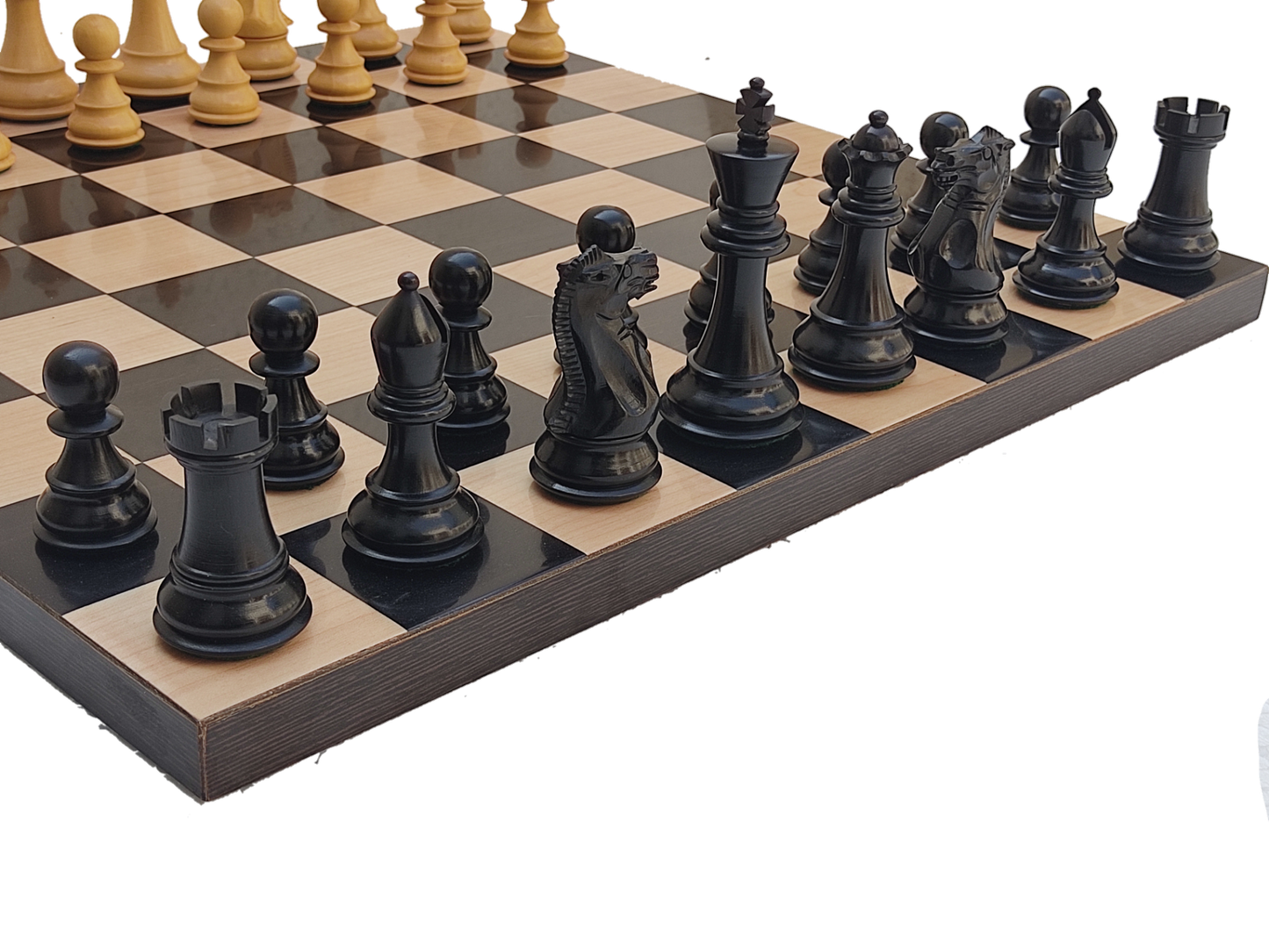 Juego de Ajedrez Sin Bordes de 17" - Cuadrado 55 mm - Madera Pura de Ébano y Arce || Piezas Clásicas de Ajedrez Staunton hechas de Ébano Puro y Boj - King Size 3.9" - Elegante Juego de Ajedrez