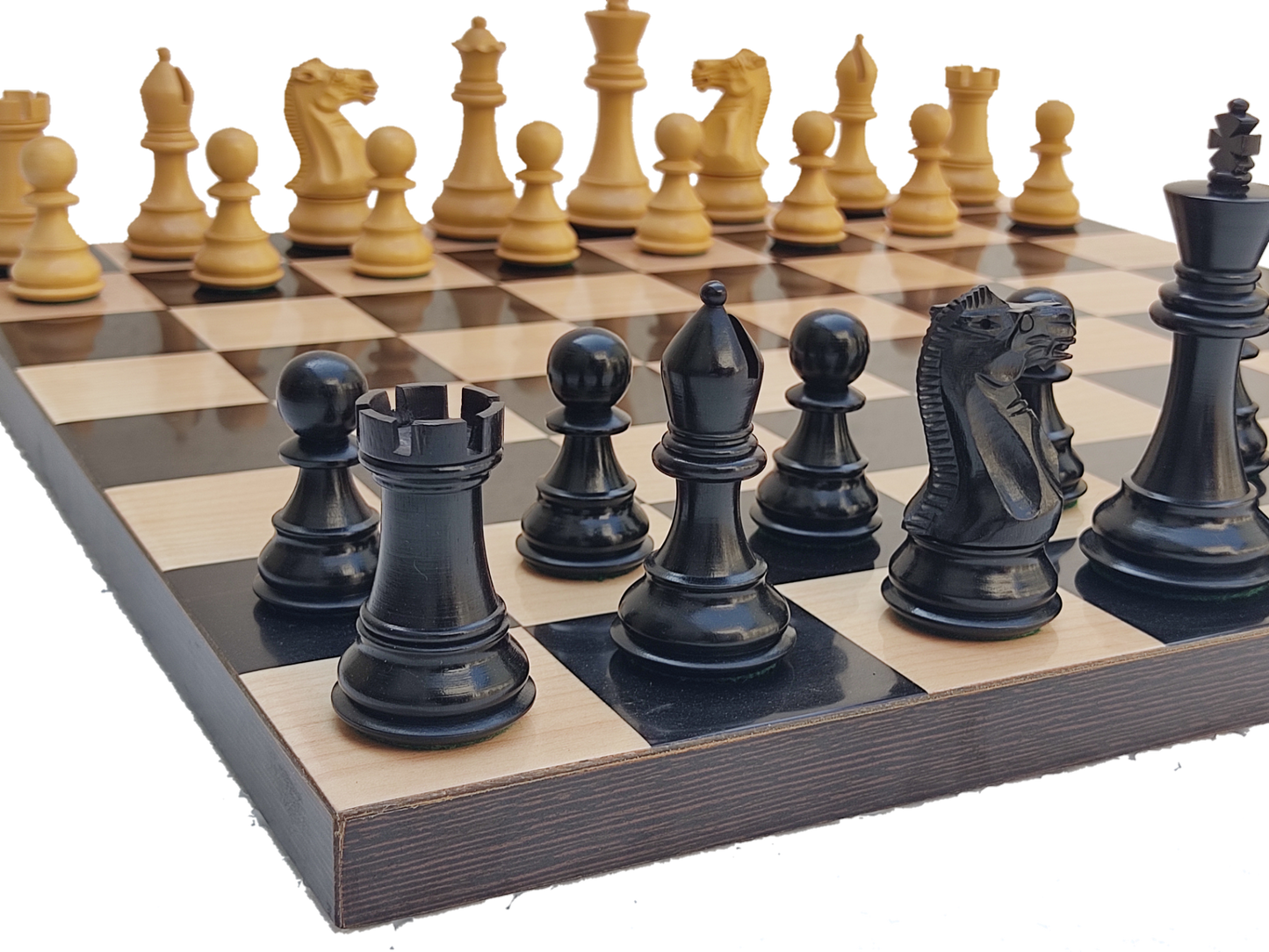 Juego de Ajedrez Sin Bordes de 17" - Cuadrado 55 mm - Madera Pura de Ébano y Arce || Piezas Clásicas de Ajedrez Staunton hechas de Ébano Puro y Boj - King Size 3.9" - Elegante Juego de Ajedrez