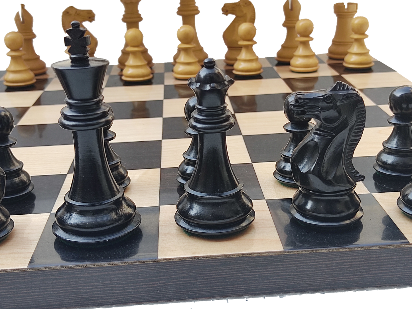 Juego de Ajedrez Sin Bordes de 17" - Cuadrado 55 mm - Madera Pura de Ébano y Arce || Piezas Clásicas de Ajedrez Staunton hechas de Ébano Puro y Boj - King Size 3.9" - Elegante Juego de Ajedrez
