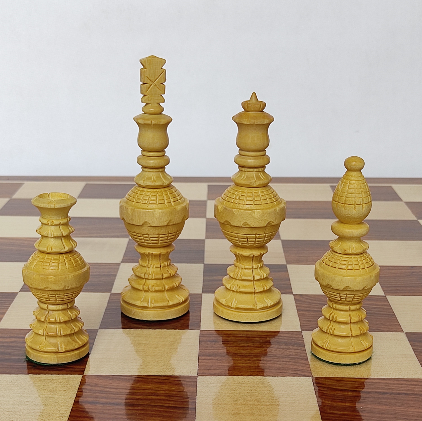 5" Globe Wooden Chess Pieces - Handicraft Carving - Made of Rosewood and Boxwood
