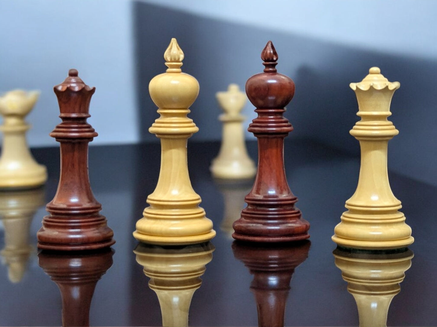 4.4 Valluzia Series Wooden Chess Pieces - Made of Red Rosewood and Boxwood