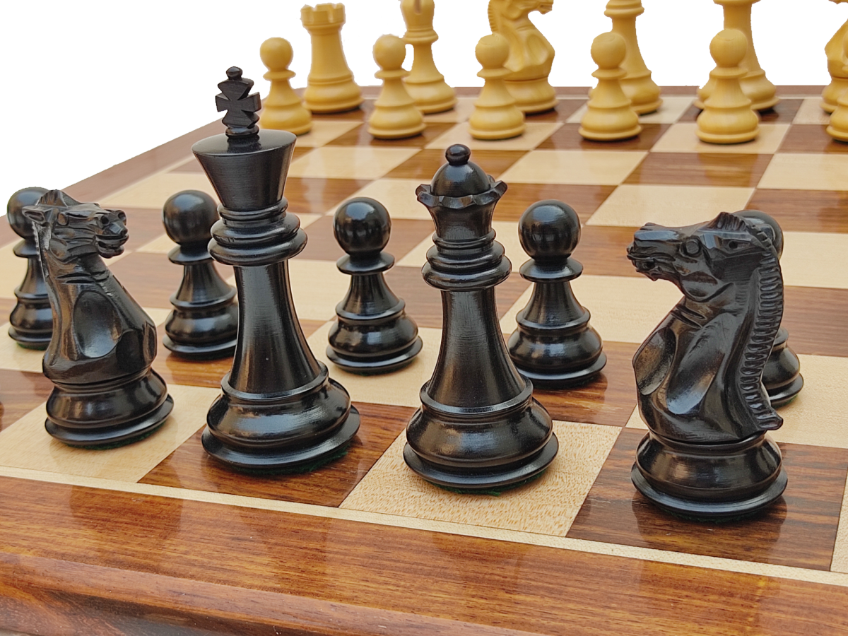 Rosewood and Walnut Grand Garvi Luxury Chess Set